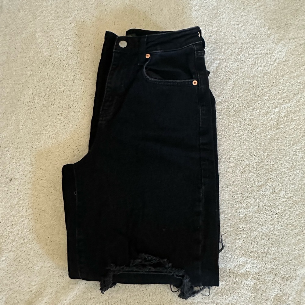 black baggy jeans